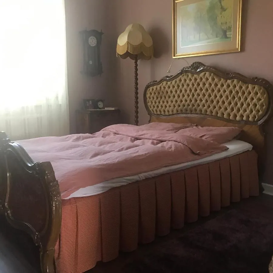 Cosy B&B-Well Located- Directly At Globen Ericsson contacts